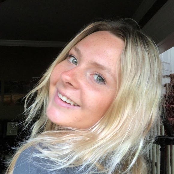 Meet your Posher, Julianne - Picture 1 of 1